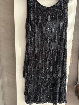 Vestido negro pedrería sin mangas