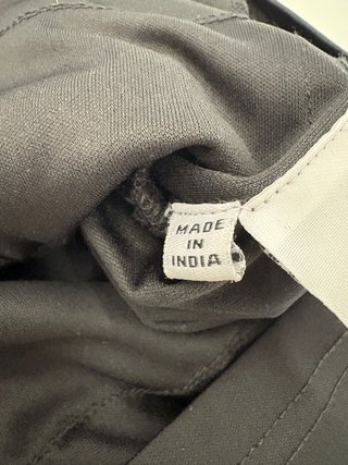 Vestido negro pedrería sin mangas