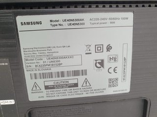 Samsung 40” Full HD Smart TV + 1 mes de garantía