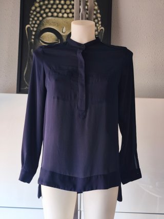 Camisa de Zara con cuello mao. Talla S