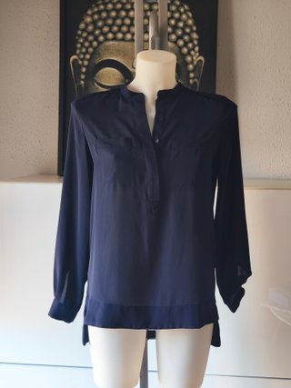 Camisa de Zara con cuello mao. Talla S
