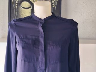 Camisa de Zara con cuello mao. Talla S
