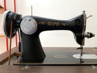 Máquina de coser Singer antigua