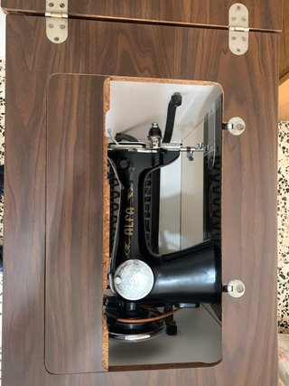 Máquina de coser Singer antigua