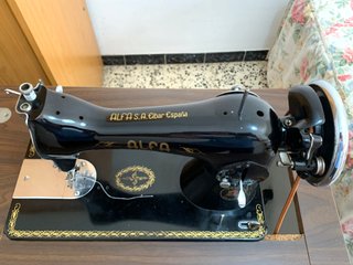 Máquina de coser Singer antigua