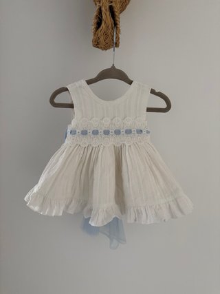 Vestidos de ceremonia blanco y azul