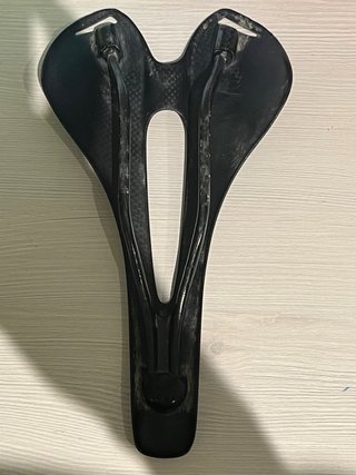 Sillín de carbono para bicicleta