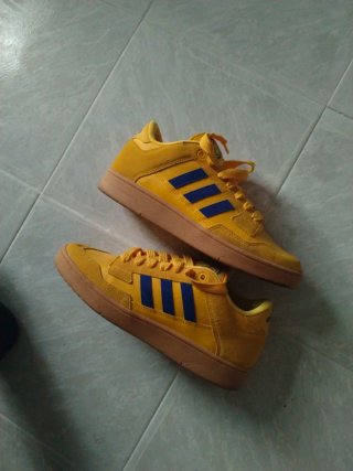Deportivas Adidas Amarillas