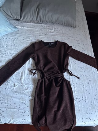 Vestido marrón brillante manga larga