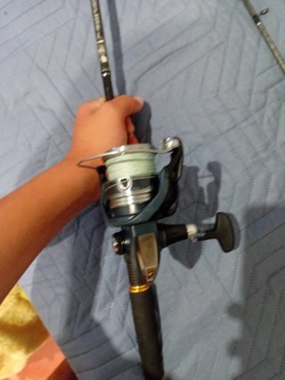 Caña de pescar con carrete