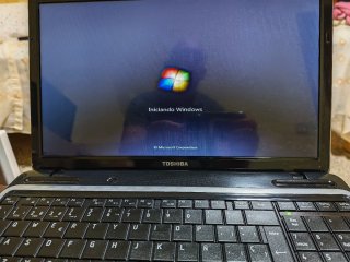 Portátil Toshiba Windows 7 Ultimate