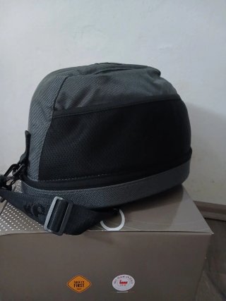 Casco KEP Negro con Leopardo Dorado