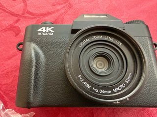 Cámara Digital 4K Ultra HD con Lente Gran Angular