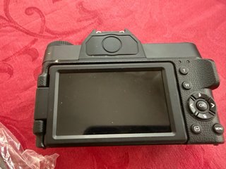 Cámara Digital 4K Ultra HD con Lente Gran Angular