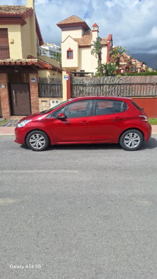 Peugeot 208 2013