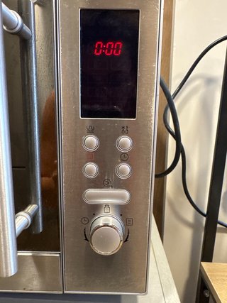 Microondas digital plateado Con grill