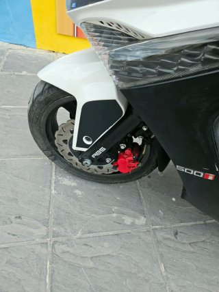 Maxi-scooter Kymco Xciting 500R Blanca