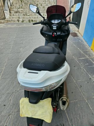 Maxi-scooter Kymco Xciting 500R Blanca