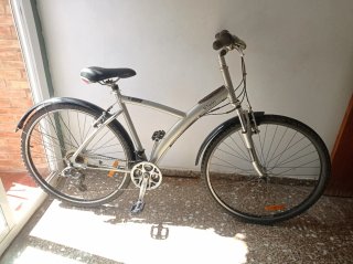 Bicicleta de paseo plateada B'Twin
