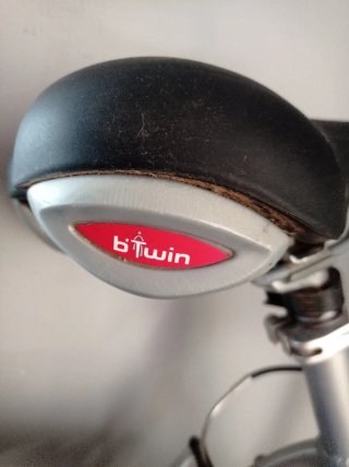 Bicicleta de paseo plateada B'Twin