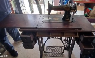 Máquina de coser Singer antigua