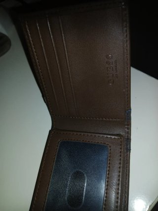 Billetera  Guess Marrón y Negra