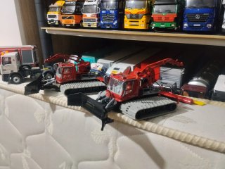 Camion e spazzaneve in condizioni come da foto