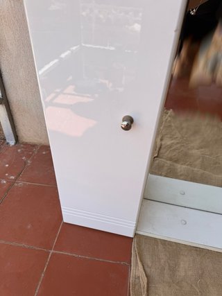 Mueble de baño con espejo y luz