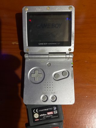 Game Boy Advance SP + 2 Juegos