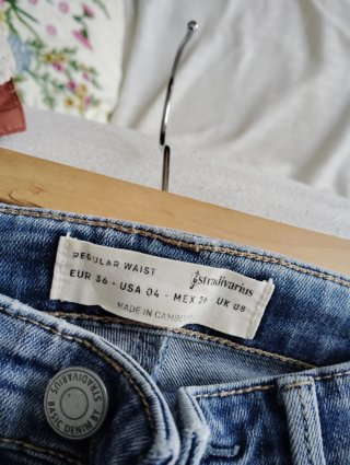 Jeans azules rotos
