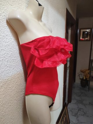 Body rojo con volantes