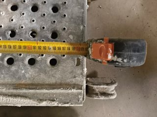Andamios y materiales de obra