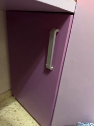 Mesa escritorio y estanterías dormitorio