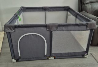 PARQUE INFANTIL 1,20 X 1,20, CÓMO NUEVO.