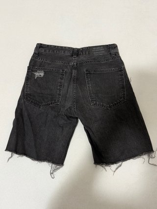 Vaqueros cortos Pull&Bear negros rotos