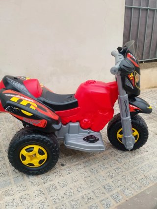 Triciclo Eléctrico Infantil Rojo