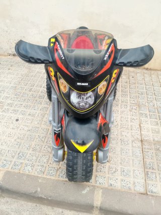 Triciclo Eléctrico Infantil Rojo
