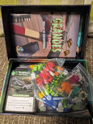 Pequeños Grandes Zombis Juego de Mesa