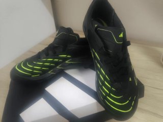 Botas fútbol niño Adidas Predator Talla 33