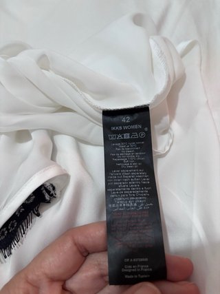 Top lencero blanco con encaje negro