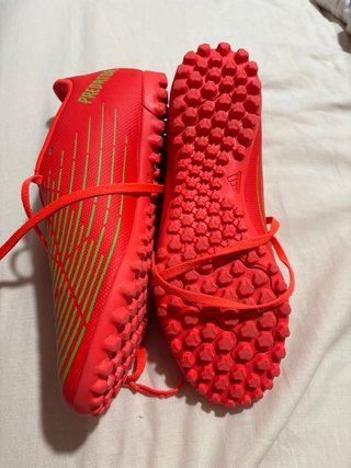 Zapatillas Adidas Fútbol Rojas y Verdes