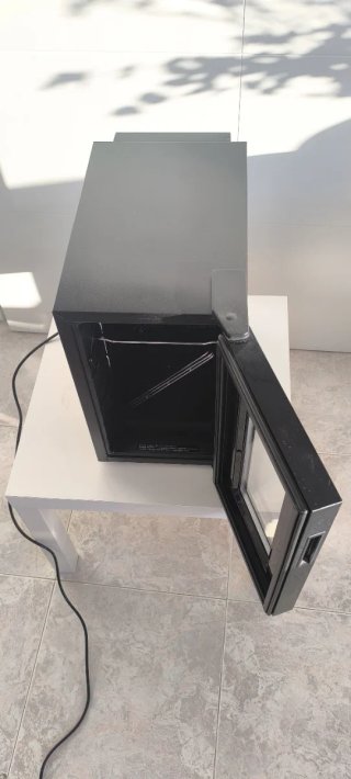 Nevera para vinos negra