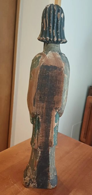 Figura religiosa antigua de madera