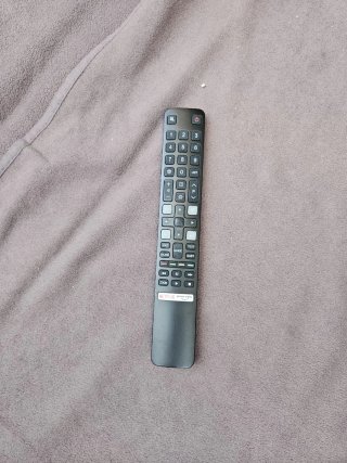 Televisores Hitachi 32' y TCL 56 '