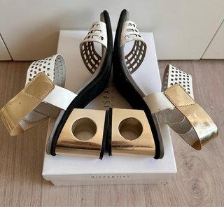 Sandalias Hispanitas doradas y blancas T39