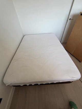 Somier 190x135 cm y colchón