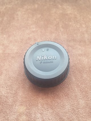 Nikon: Cargador MH-24, Parasol, Tapa trasera F