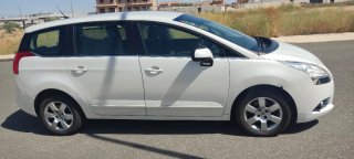 Peugeot 5008 2013