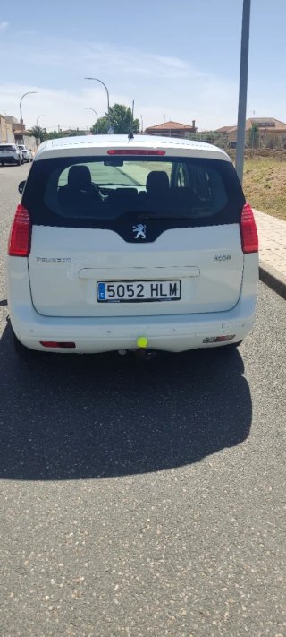 Peugeot 5008 2013