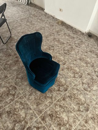 Sillón terciopelo azul pequeño